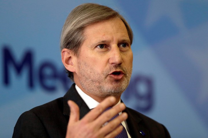 Това каза в интервю за Ди Велт еврокомисарят по разширяването