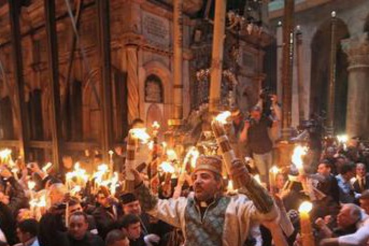 Запалването на Благодатния огън стана в параклиса на Божи гроб