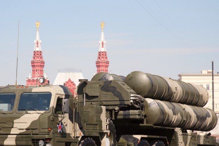 Русия анексира Крим от Украйна през 2014 година в резултат