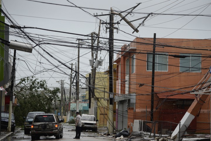 Стихията прекъсна електричеството на целия остров и предизвика обилни наводнения