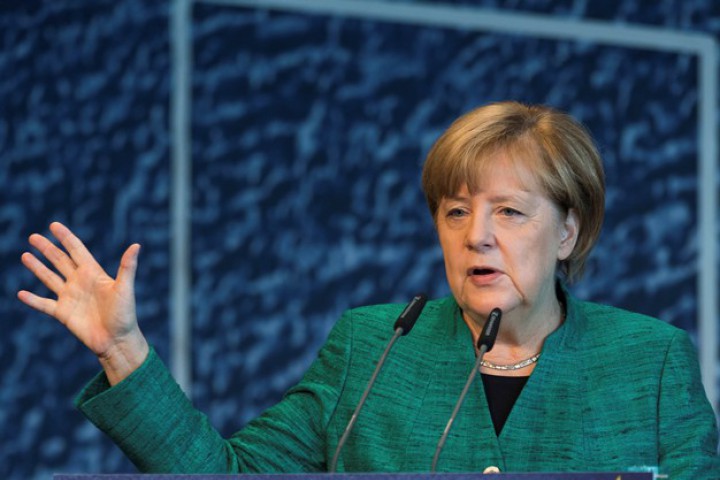 Германският канцлер Ангела Меркел обяви официално преговори с пробизнес ориентираната