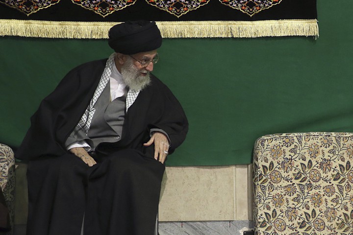 Същевременно иранският върховен водач заяви че Техеран ще спазва ядреното