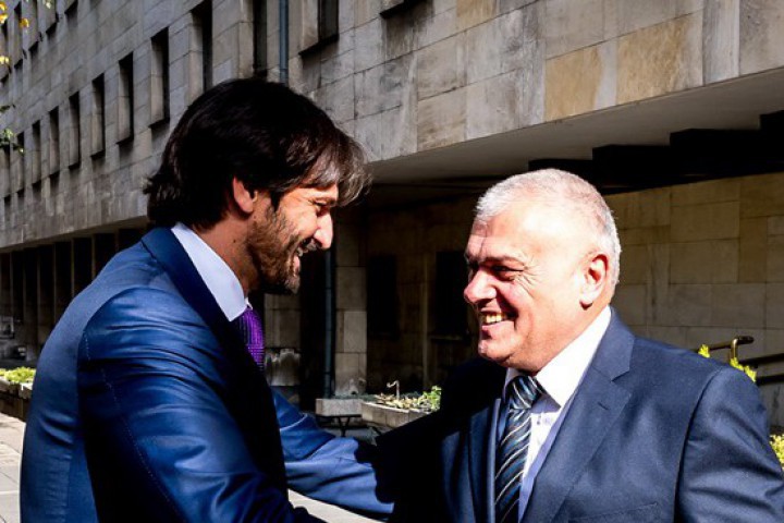 По думите му това което остава е да се сложат