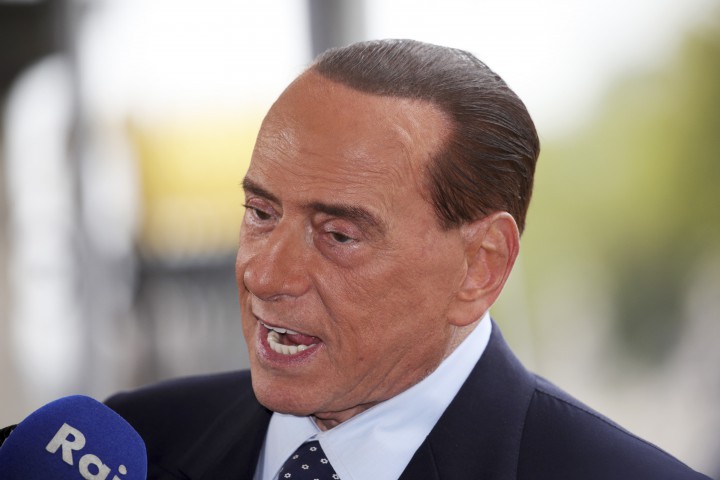 Силвио Берлускони намекна, че генерал от италианските карабинери (жандармерия) може