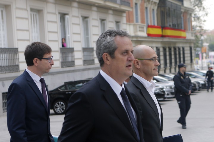 Членове на отстраненото каталунско правителство и депутатите, които предстои да