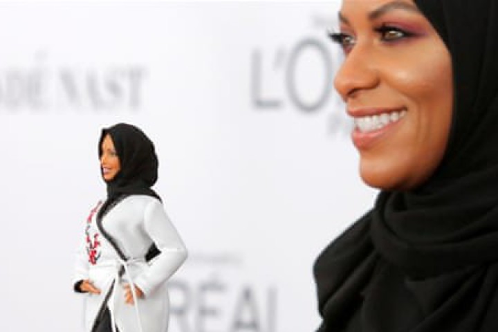 Прототип на куклата стана американската състезателка по фехтовка Ибтихадж Мухамад