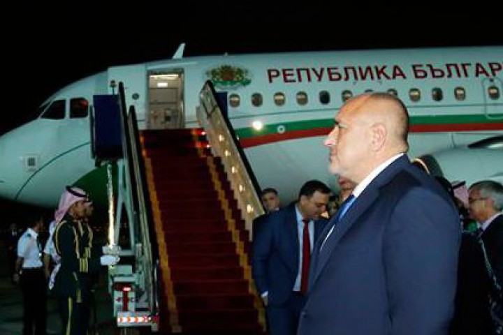 Вчера самолетът превозващ делегацията начело с премиера Бойко Борисов на
