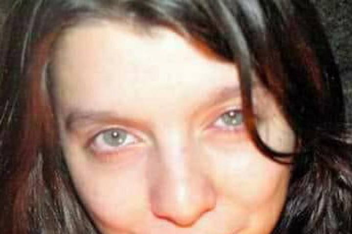 В неизвестност е от 27 ноември вечерта Била е облечена