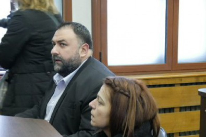 Пловдивчанката пристигна в съдебната зала с адвоката си Димитър Марковски