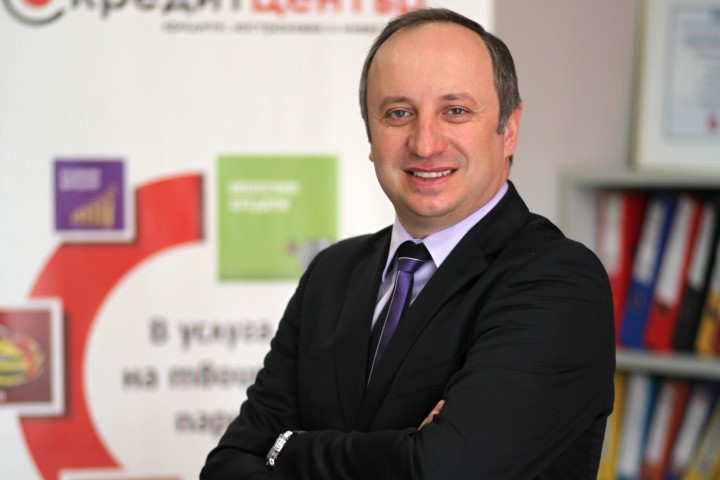 Това каза Тихомир Тошев управител на КредитЦентър в интервю за