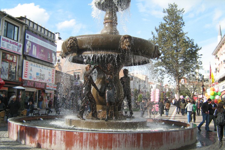 Причината е твърде интензивният трафик който се натрупва на Капитан