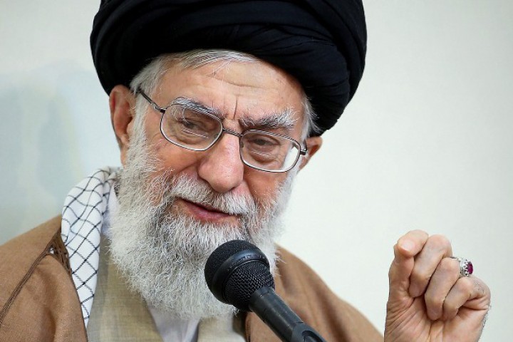 Иранският върховен лидер аятолах Али Хаменей заяви че обидните думи