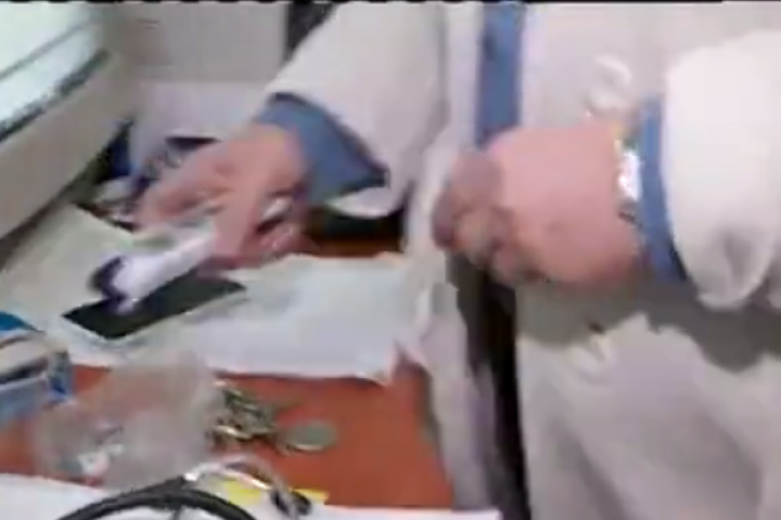 Това съобщи Конкурент позовавайки се на двама медици с опит