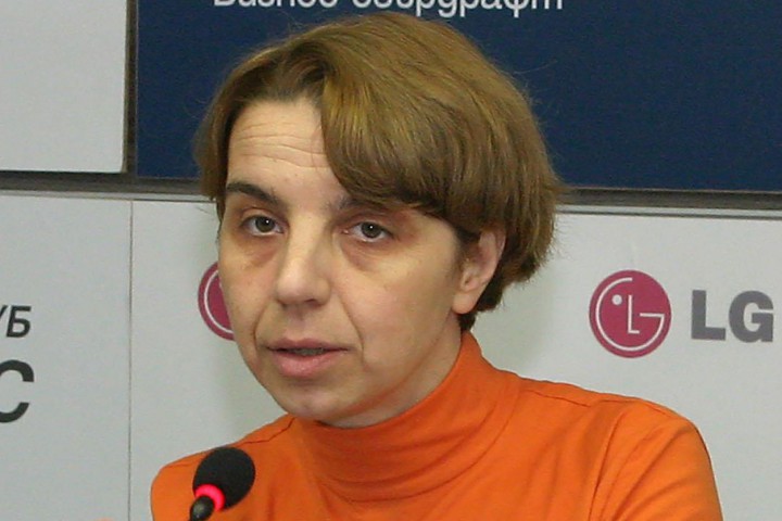 Катя Кръстанова е завършила психология в СУ „Св. Климент Охридски”.